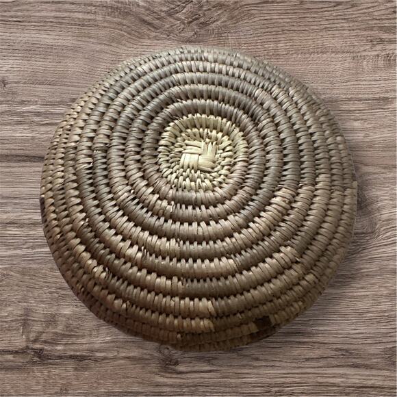 Vintage Native American 
HANDWOVEN COIL Southwest Lidded Basket Jar OOAC - Picture 5 of 12